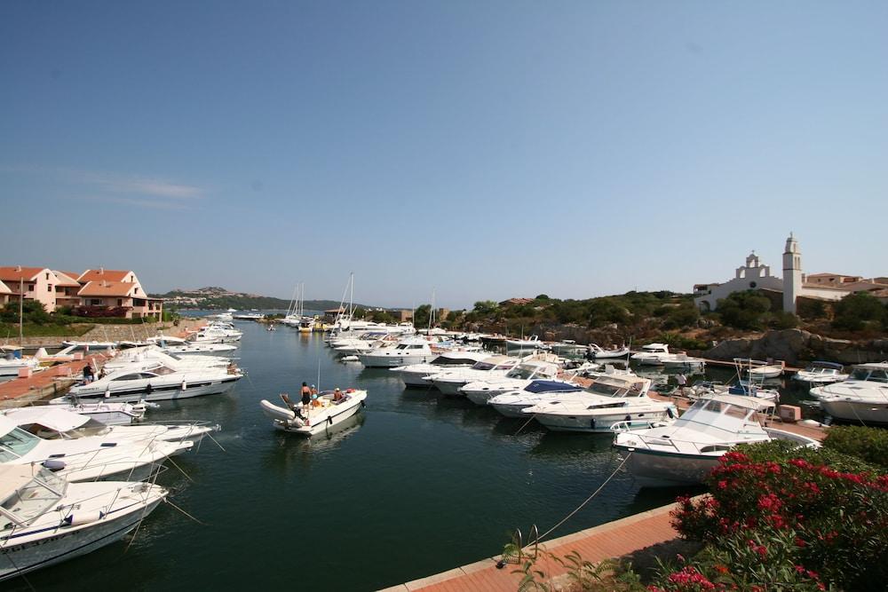 Le Corti Di Marinella Aparthotel Marinella  Bagian luar foto