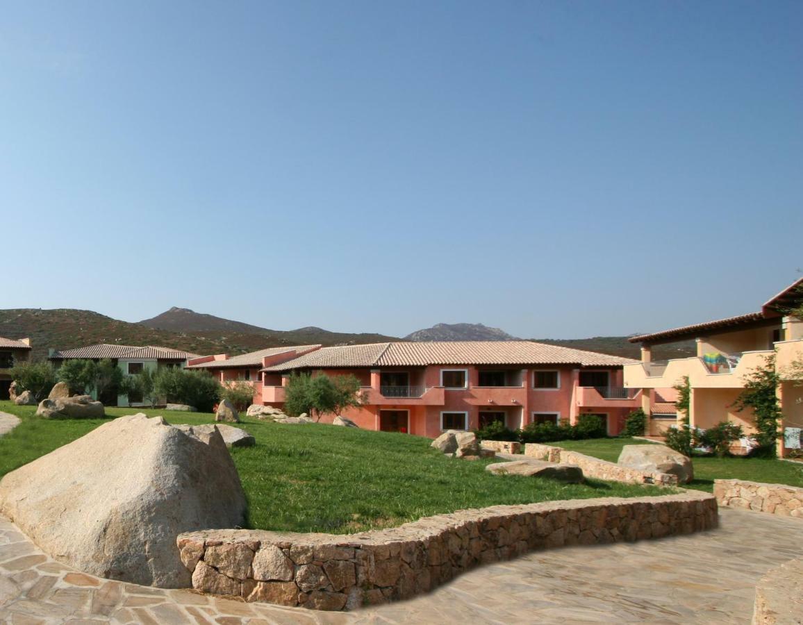 Le Corti Di Marinella Aparthotel Marinella  Bagian luar foto