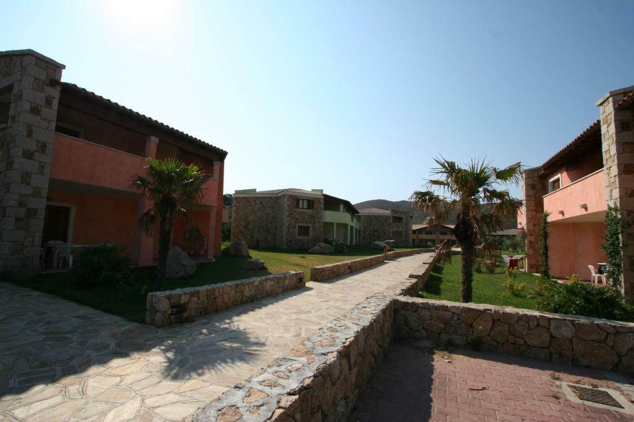 Le Corti Di Marinella Aparthotel Marinella  Bagian luar foto