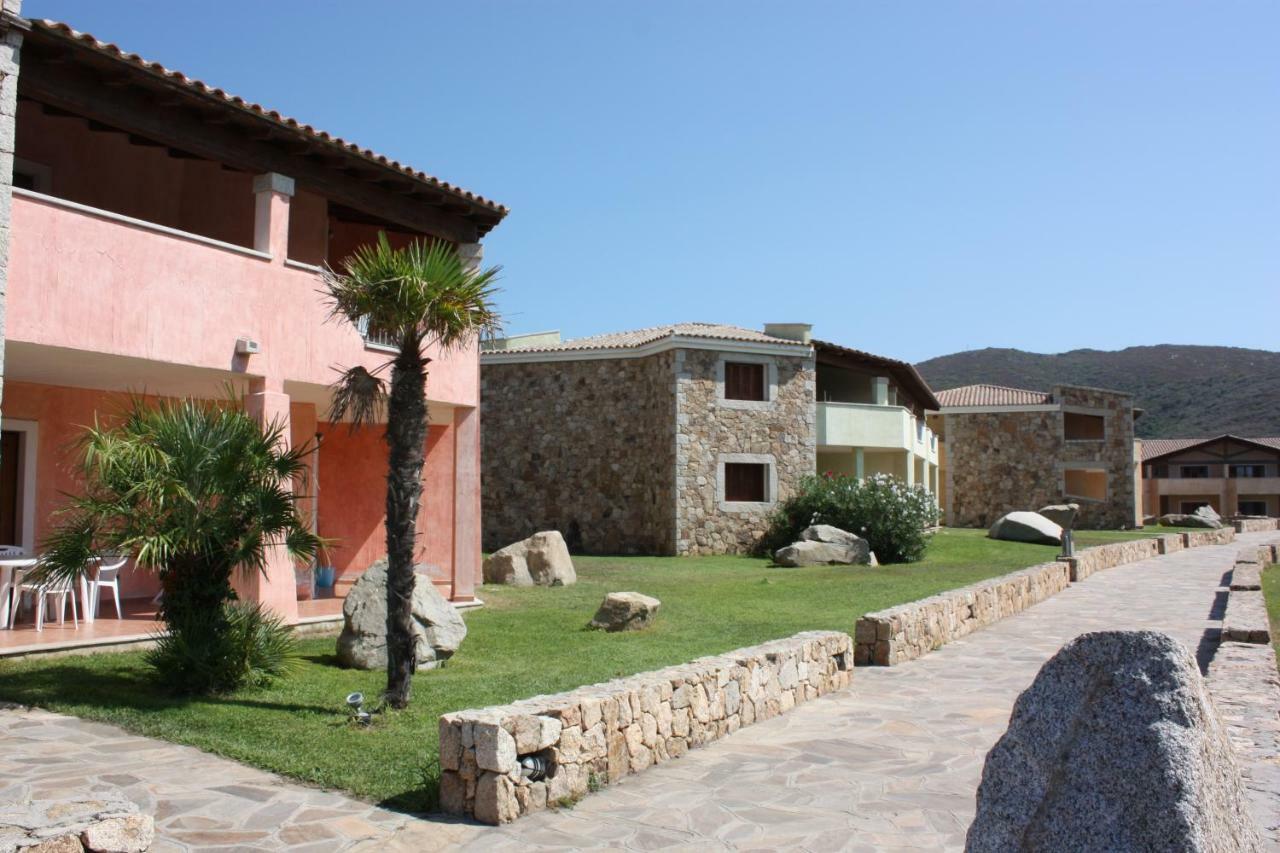 Le Corti Di Marinella Aparthotel Marinella  Bagian luar foto